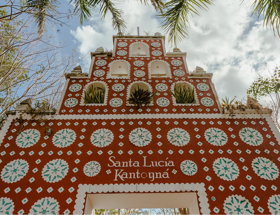 Gardens and architecture of Hacienda Kantoyná